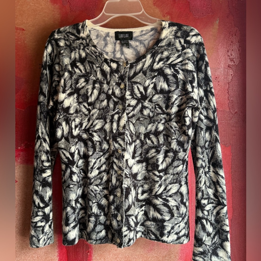 LouLou light weight sweater women’s M
